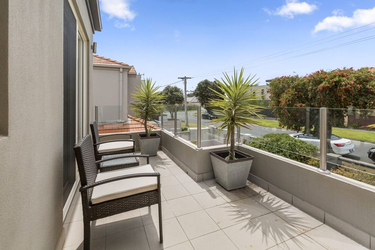 BANGALOW – MORNINGTON