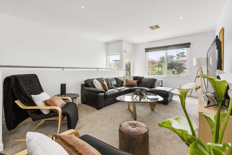BANGALOW – MORNINGTON