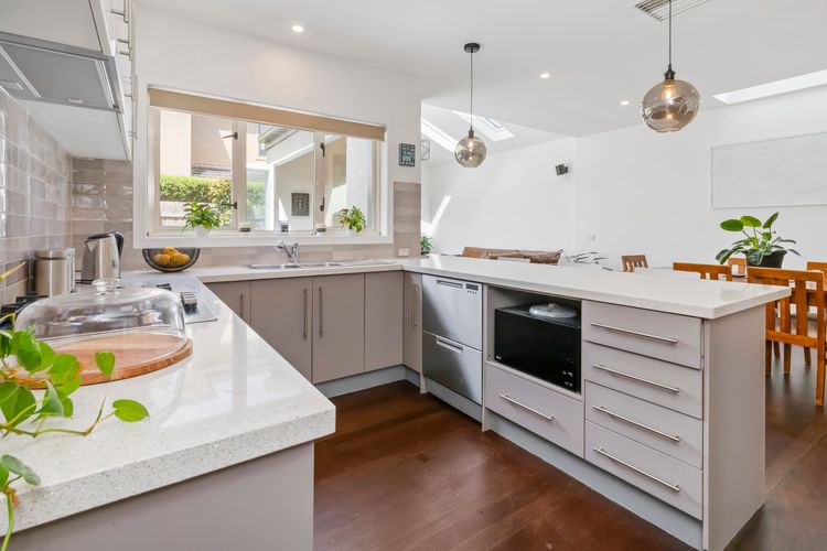 BANGALOW – MORNINGTON