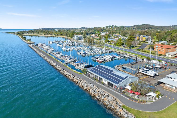 Spinnakers Reach Unit 9