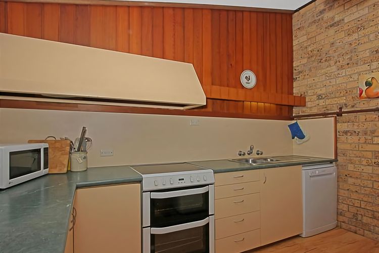 Baringa Crescent Clifftop Living