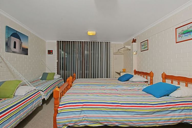 Baringa Crescent Clifftop Living