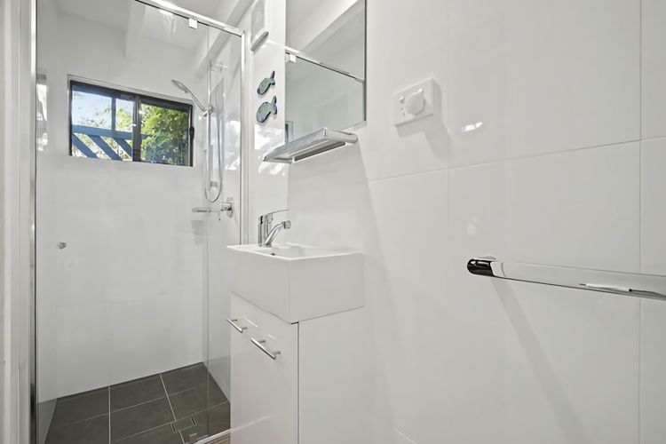 Baringa Crescent Clifftop Living