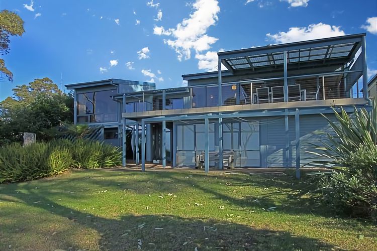 Baringa Crescent Clifftop Living