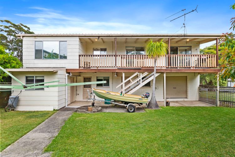 Boomerang at South Durras Whole