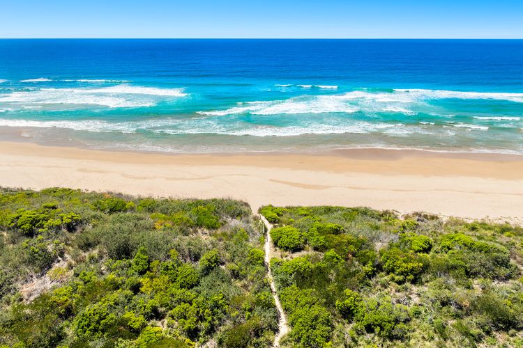 Boomerang at South Durras Whole