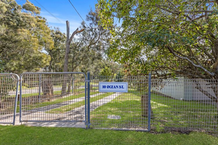Salt Shack at Guerilla Bay