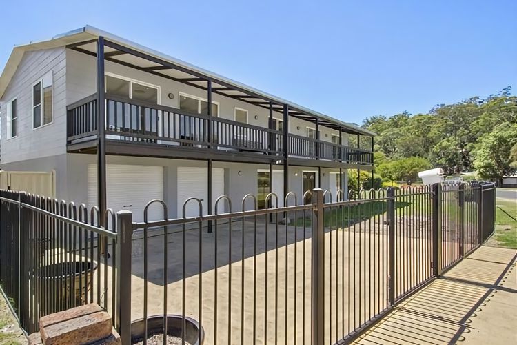 Hibiscus Close Beach Front Living