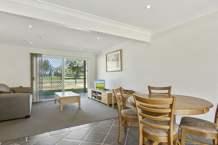 Hibiscus Close Beach Front Living