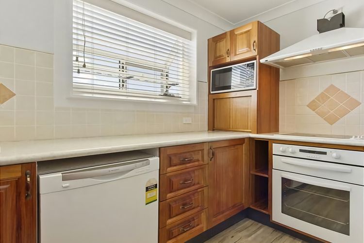 Hibiscus Close Beach Front Living