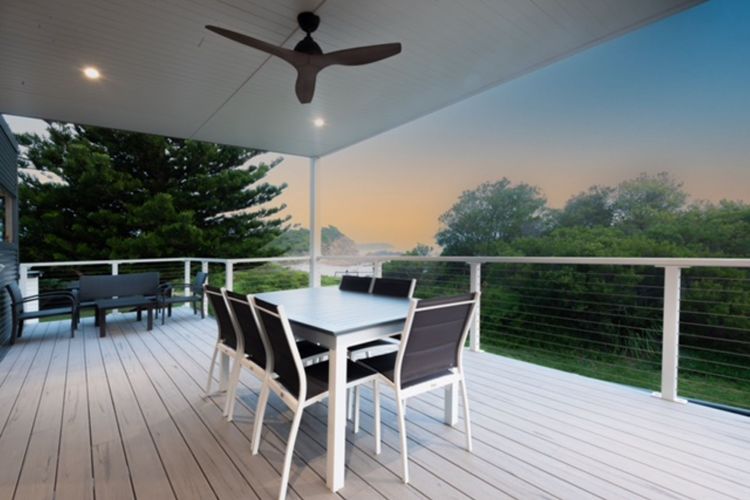 Jenkins Beach House Galwad y mor Call of the Sea