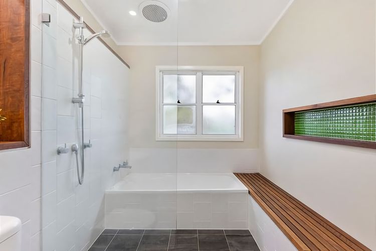 Lil Shack by the Sea