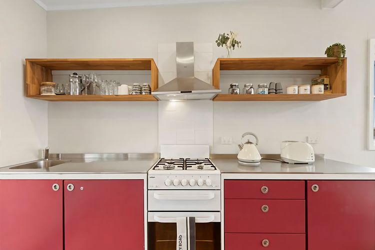 Lil Shack by the Sea