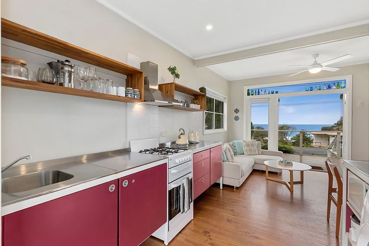 Lil Shack by the Sea