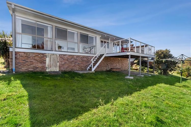 The Bach House Pet Friendly in Malua Bay