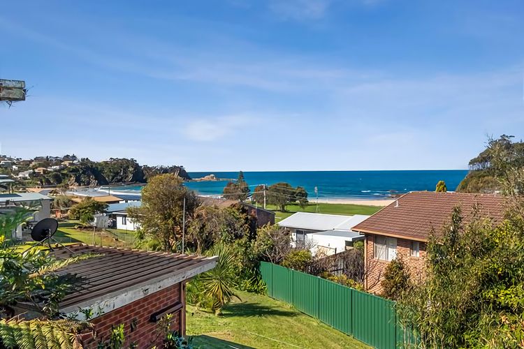 The Bach House Pet Friendly in Malua Bay