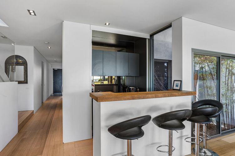 Waters Edge absolute beachfront