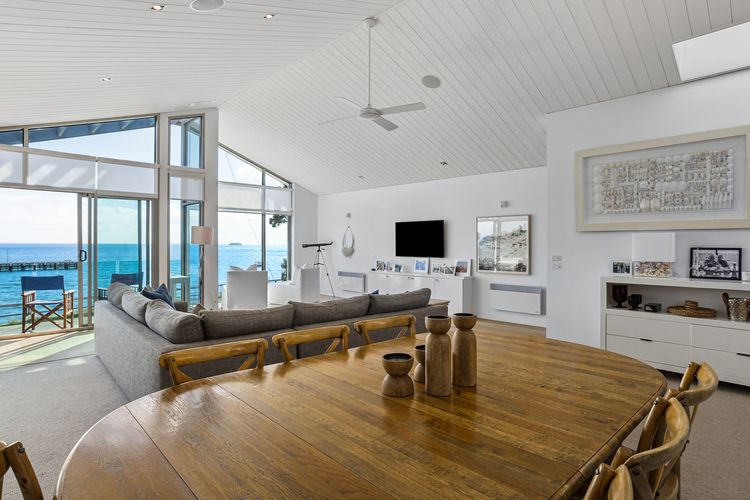 Waters Edge absolute beachfront