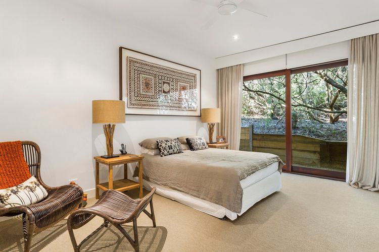 Palms Portsea Pool and Court