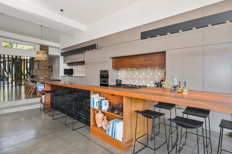 Palms Portsea Pool and Court