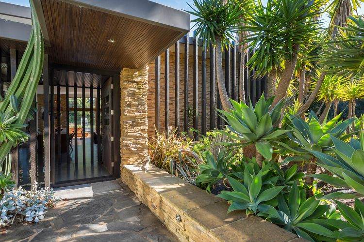 Palms Portsea Pool and Court