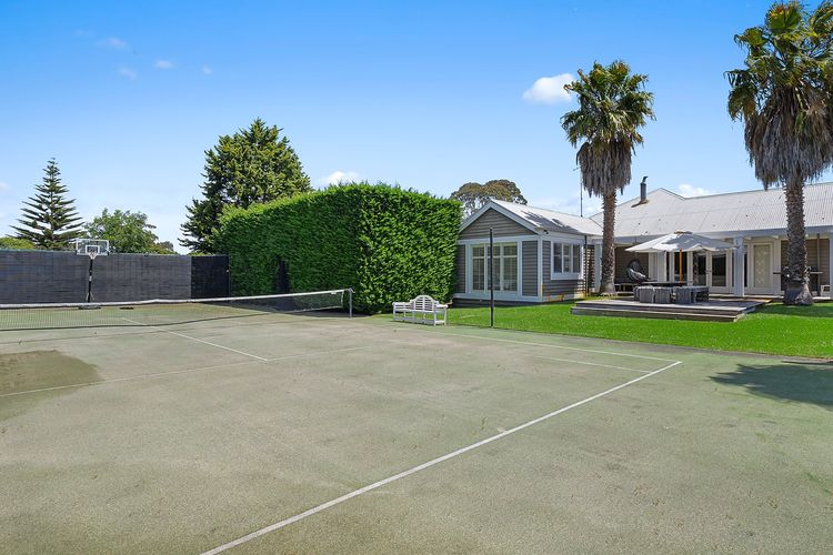 Portsea Resort Pool and Court