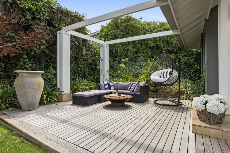 Portsea Resort Pool and Court