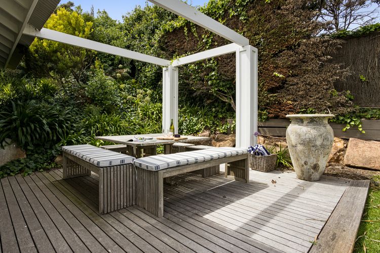 Portsea Resort Pool and Court