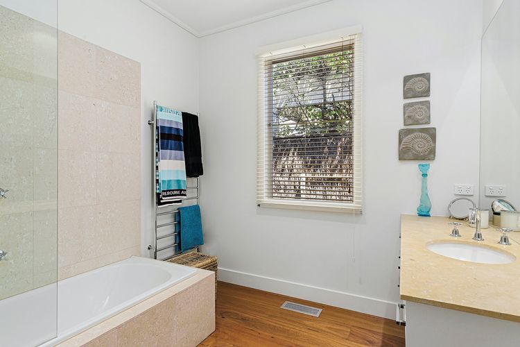 Portsea Resort Pool and Court