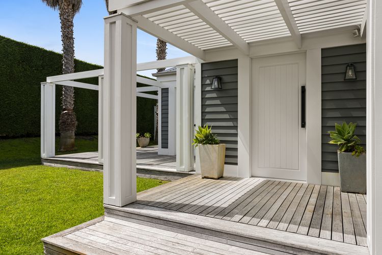 Portsea Resort Pool and Court