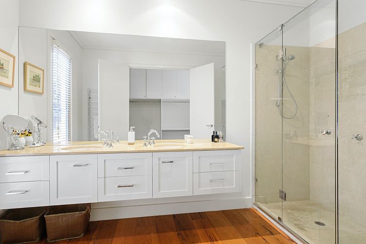 Portsea Resort Pool and Court