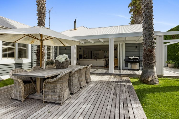 Portsea Resort Pool and Court