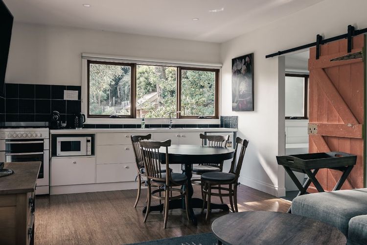 Rosey Knoll Cottage