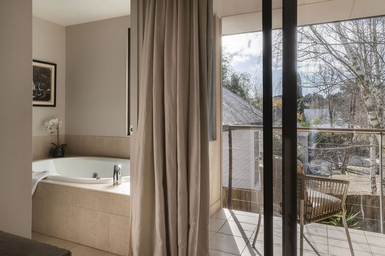 Lake Daylesford Lodge 7