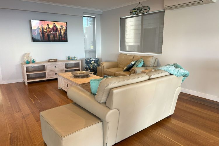 Whitecaps Beachhouse