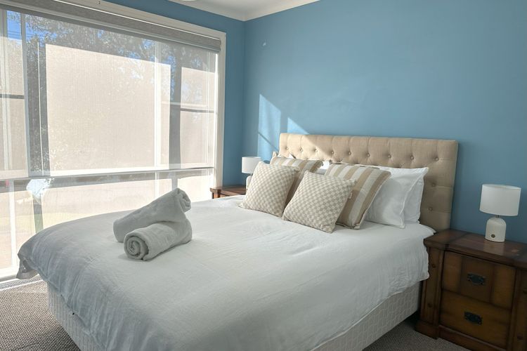 Whitecaps Beachhouse