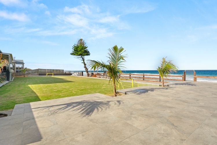 The Coastal Pearl Cove