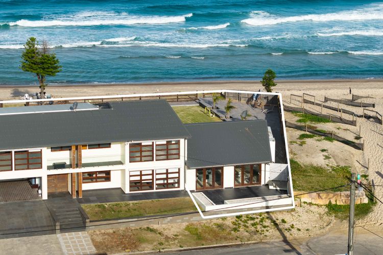 The Coastal Pearl Cove