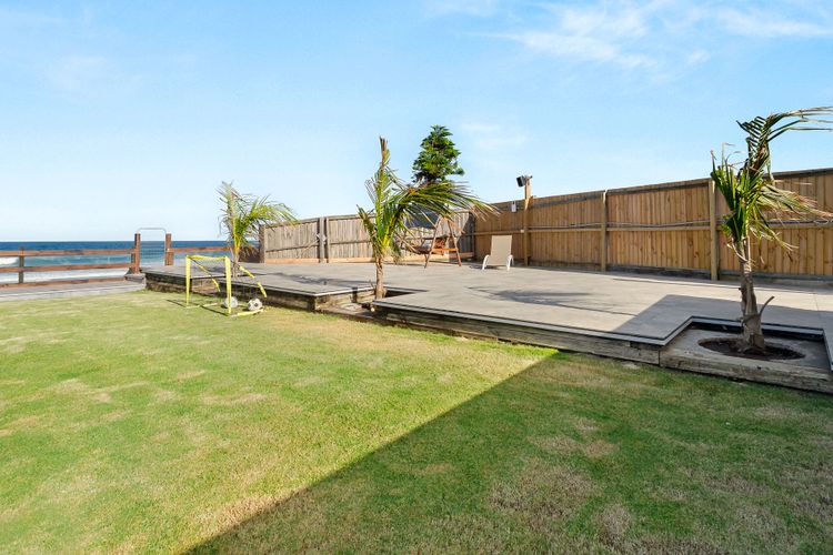 The Coastal Pearl Cove