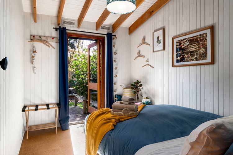 Sand & Sauna Retreat