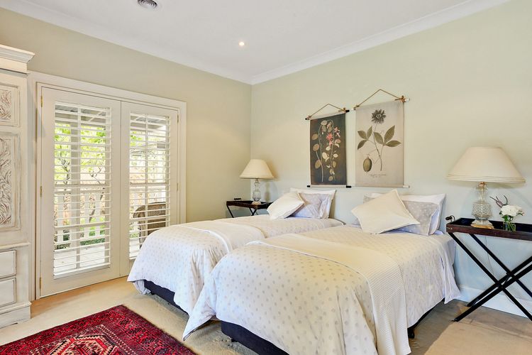 Mirrabooka, Burrawang