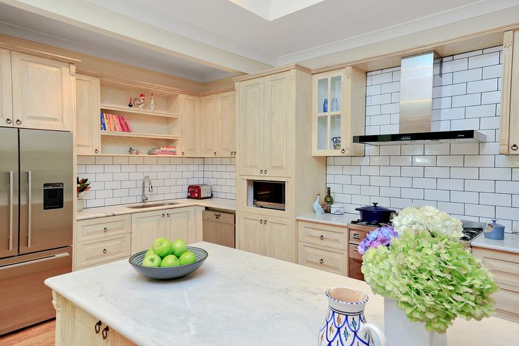 Mirrabooka, Burrawang