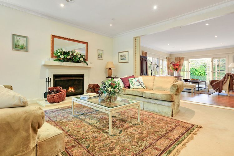 Mirrabooka, Burrawang