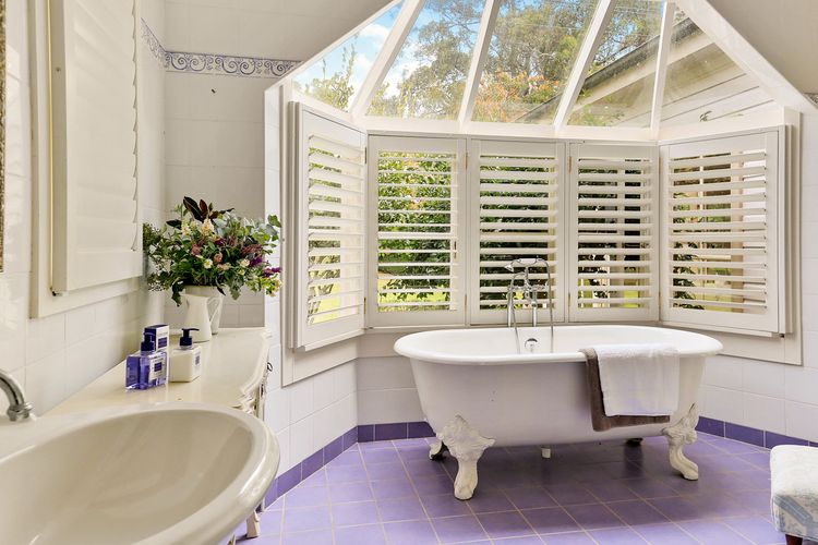 Mirrabooka, Burrawang