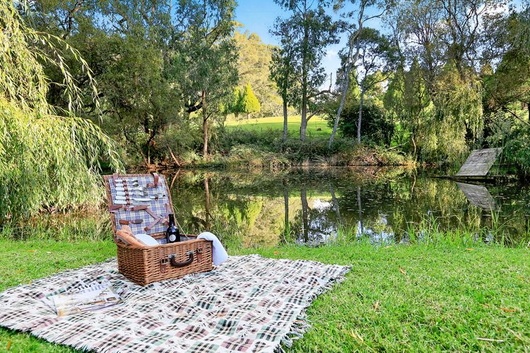 Mirrabooka, Burrawang