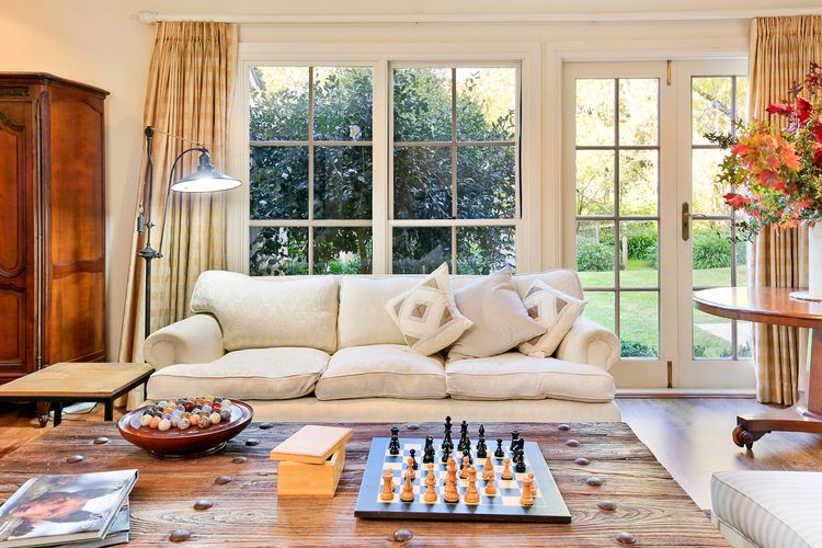 Mirrabooka, Burrawang