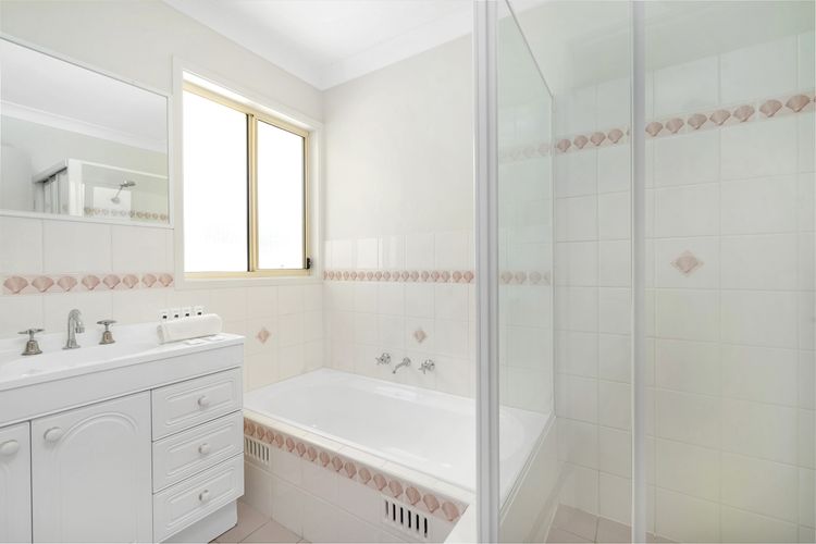 On Cyrus at Hyams Beach