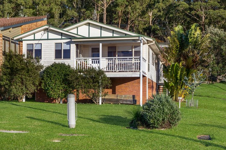 On Cyrus at Hyams Beach