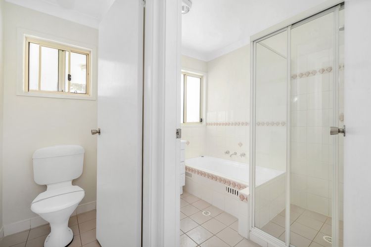 On Cyrus at Hyams Beach