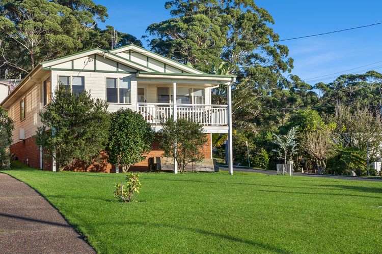 On Cyrus at Hyams Beach